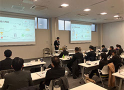 2025年12月19日 交流報告会の様子